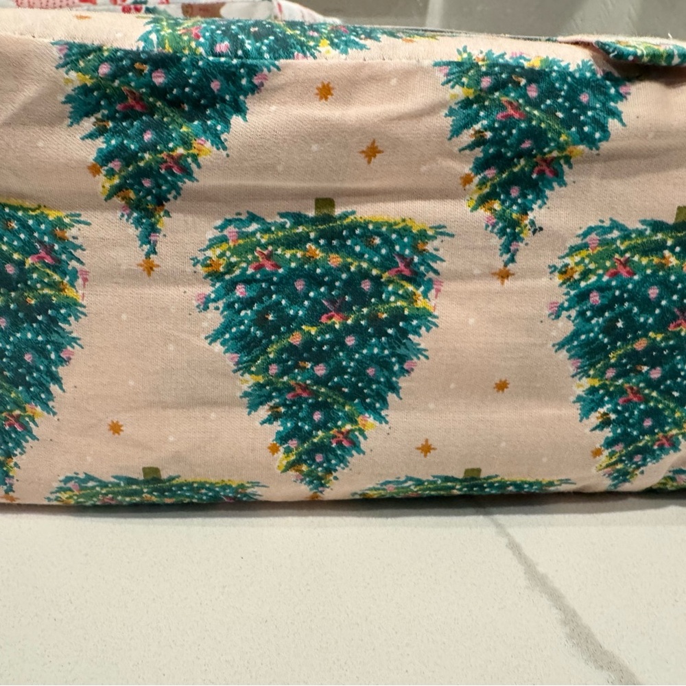 Papyrus Christmas tree King Sheet Set. - Picture 4 of 5